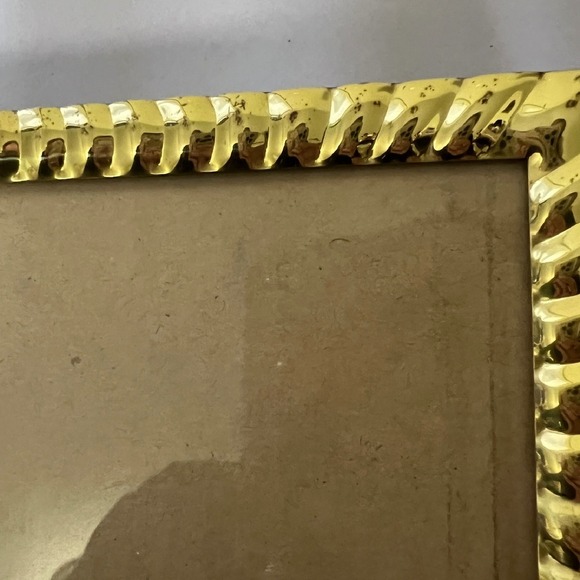 Gold Tone Picture Frame Ornate Tabletop‎ Photo Display Decor Elegant 8x10 - Picture 3 of 6